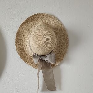 H&M 100% Natural Grass Straw Hat - Size M/56 - Vacation Spring/Summer Beach Vibe